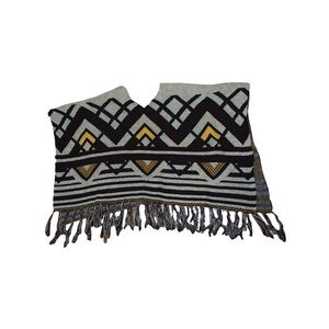 Yaira OS Poncho Geometric knit Fringe Excellent used condition Yellow Beige